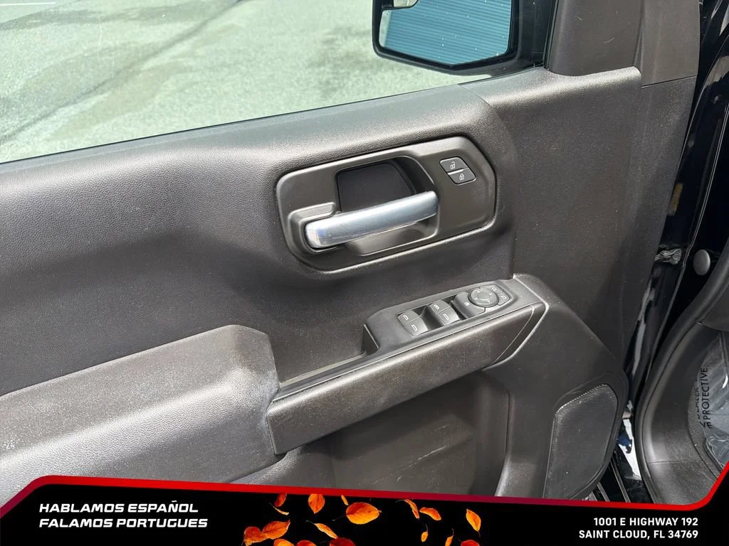 Used 2023 BLACK Chevrolet Custom image 13