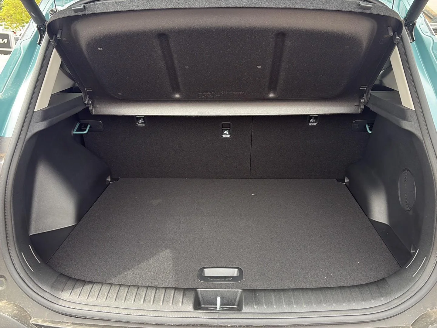 Used 2026 Pluton Blue/Fusion Black Roof Kia SX image 8