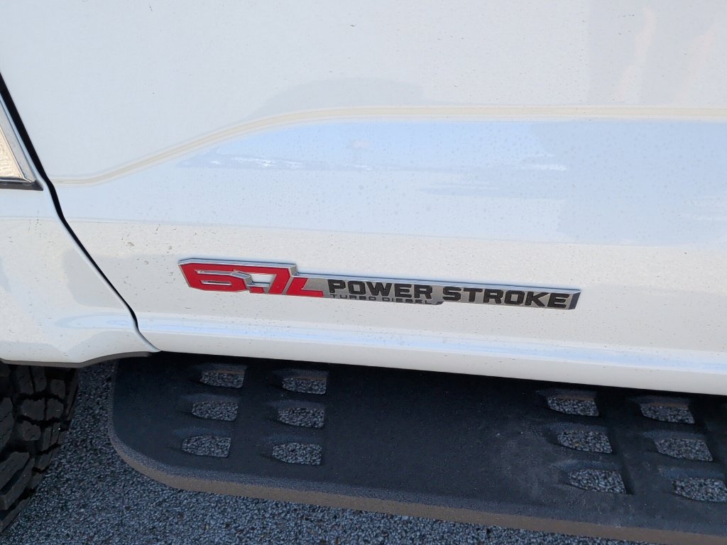 New 2027 Star White Metallic Tri-Coat Ford F-250® Platinum® image 48