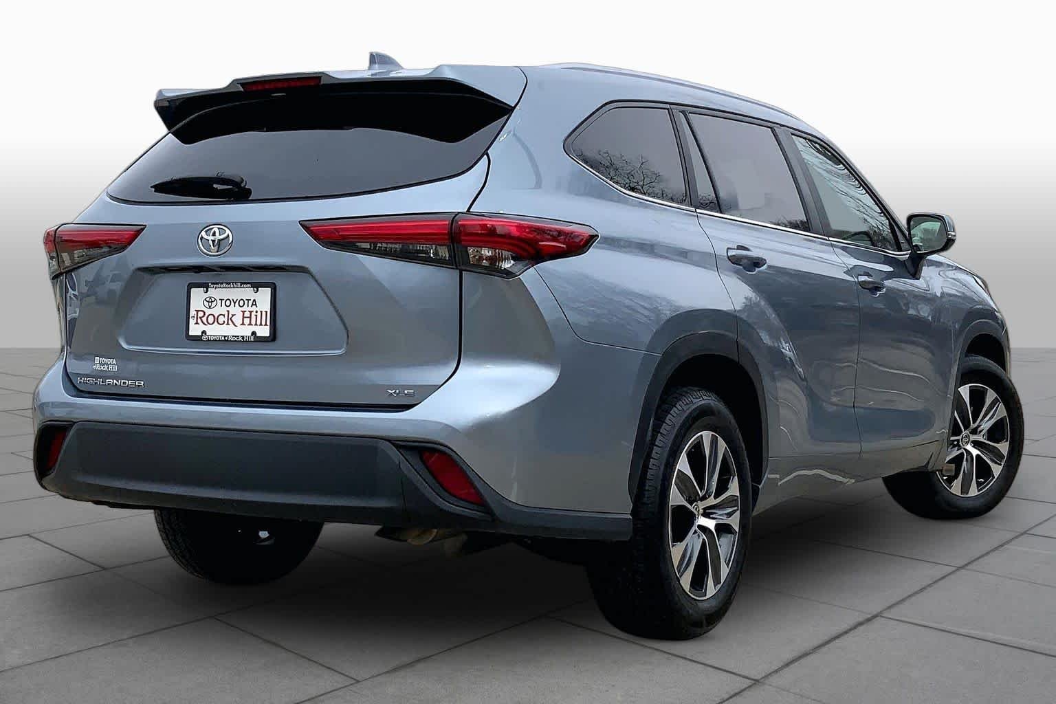 Used 2023 Moon Dust Toyota XLE image 13