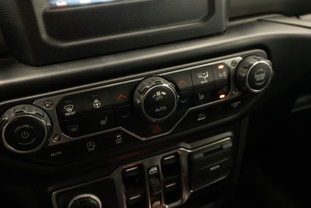 Used 2022 Silver Jeep Willys image 13