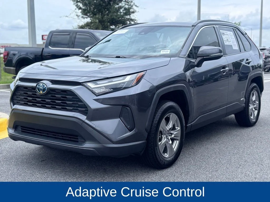 Certified Used 2022 Magnetic Gray Metallic Toyota XLE image 4