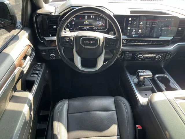 Used 2022 Cayenne Red Tintcoat GMC SLT image 17