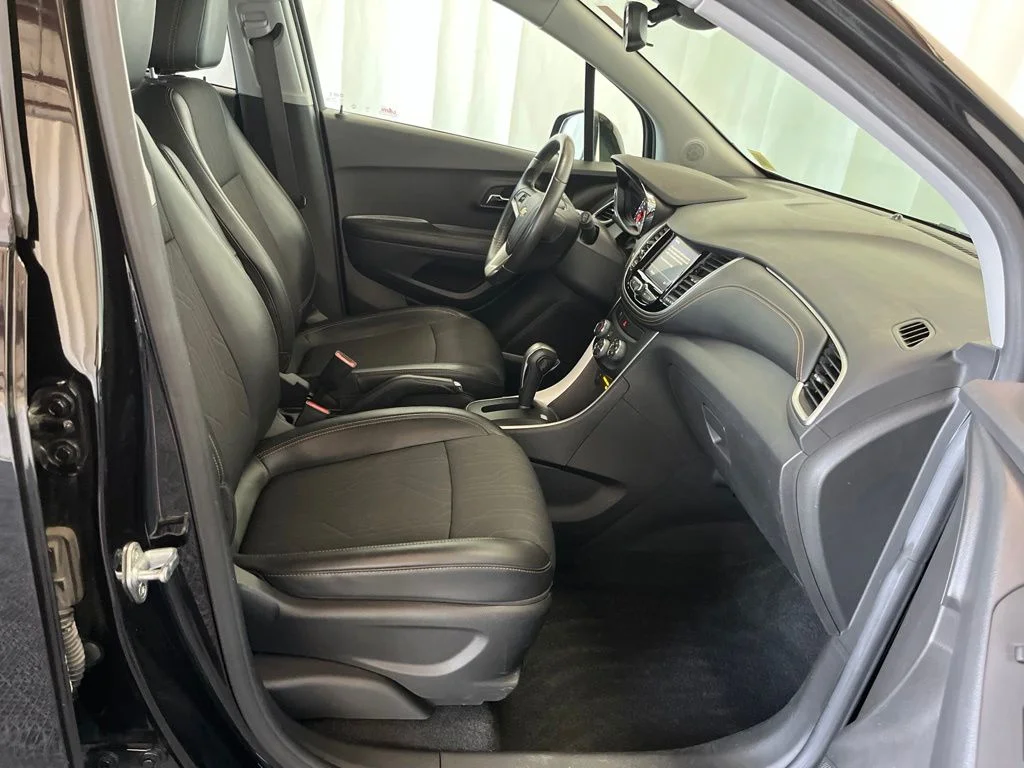 Used 2021 Black Chevrolet LT image 18