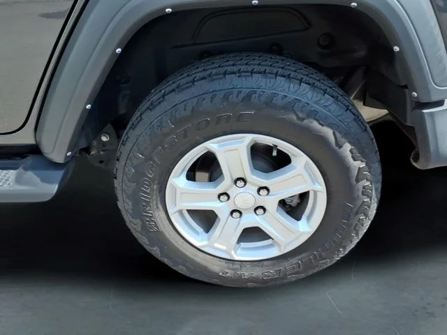 Used 2022 Gray Jeep Unlimited Sport S image 13