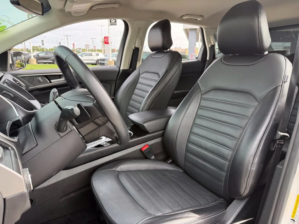 Used 2017 White Ford SEL image 13