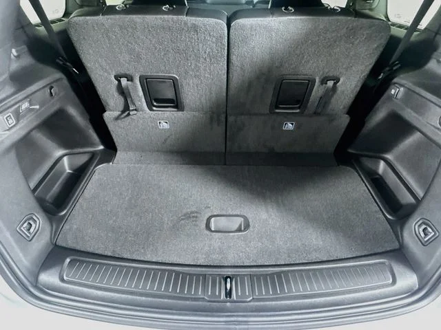 New 2026 Bright White Clear-Coat Exterior Paint Jeep Laredo image 25