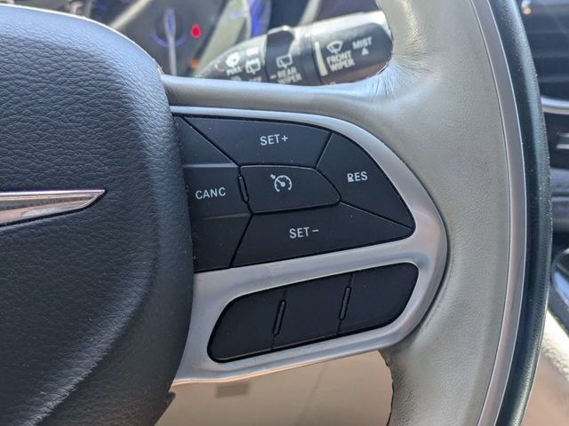 Used 2020 Silver Chrysler Limited image 27