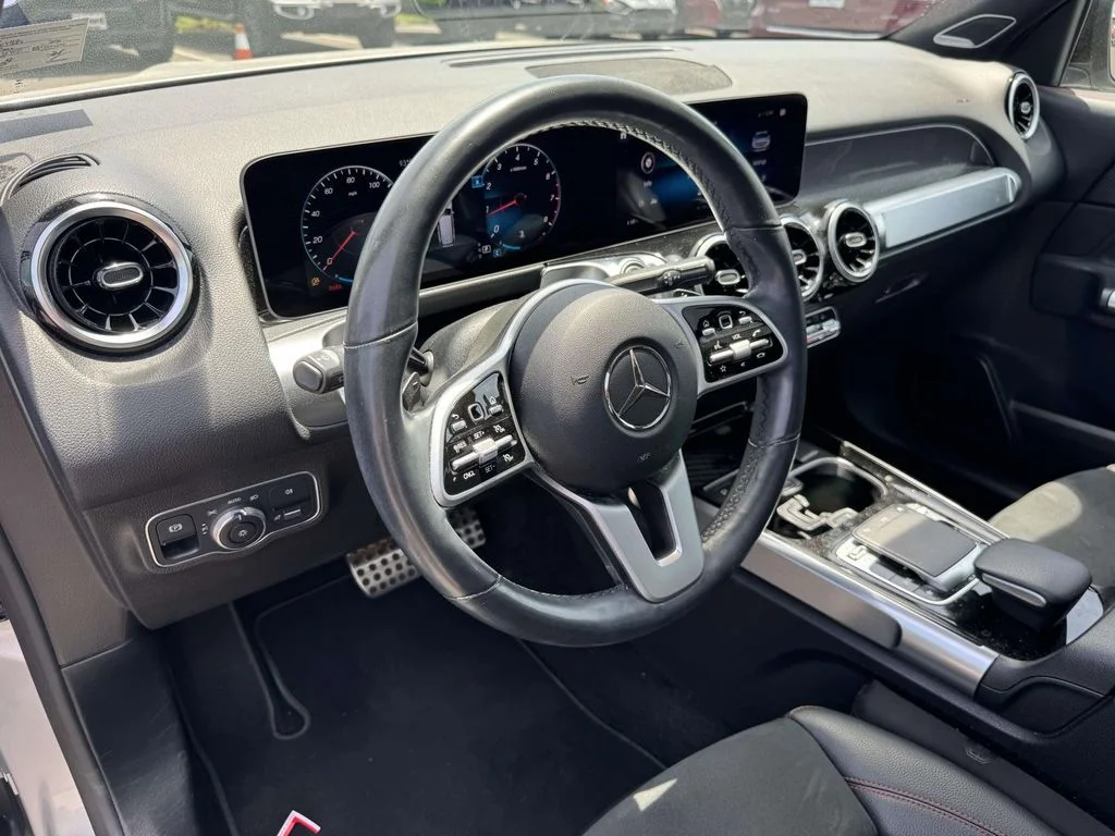 Used 2020 Gray Mercedes-Benz GLB 250 image 2
