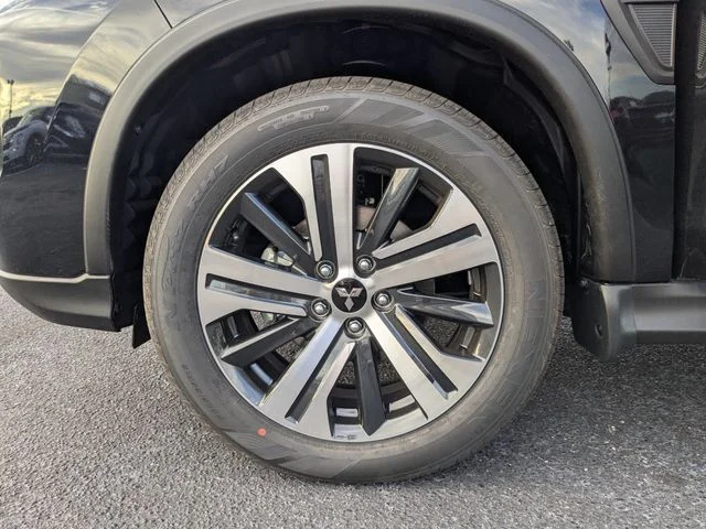 New 2027 Black Mitsubishi ES image 32