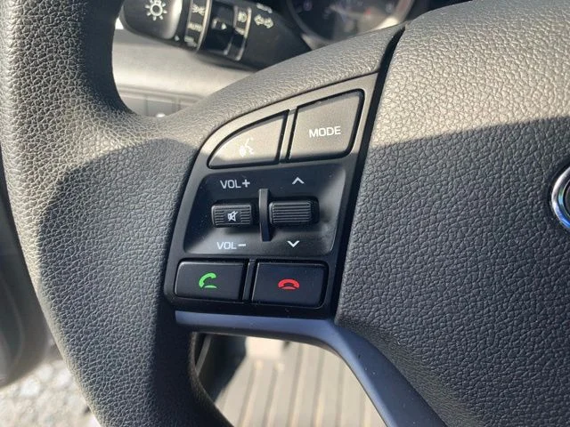 Used 2017 Gray Hyundai SE image 25