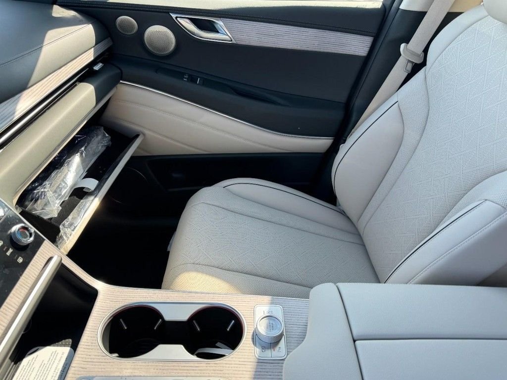 New 2026 Savile Silver Genesis 2.5T PRESTIGE image 9