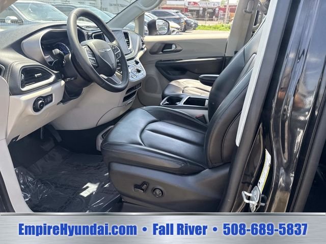 2023 Chrysler Pacifica Hybrid Touring L - Photo 19