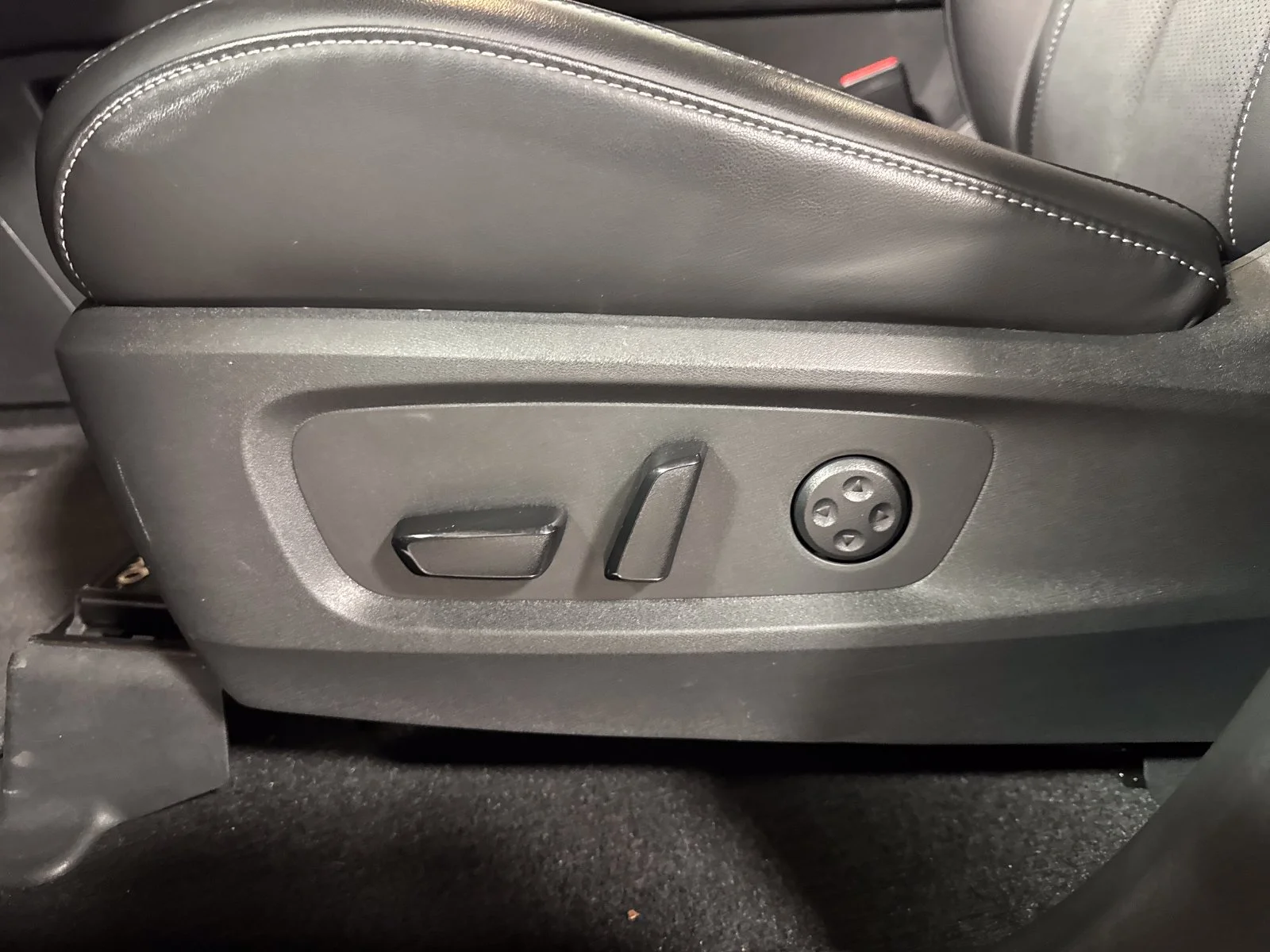 Certified Used 2026 Mineral INFINITI LUXE image 12