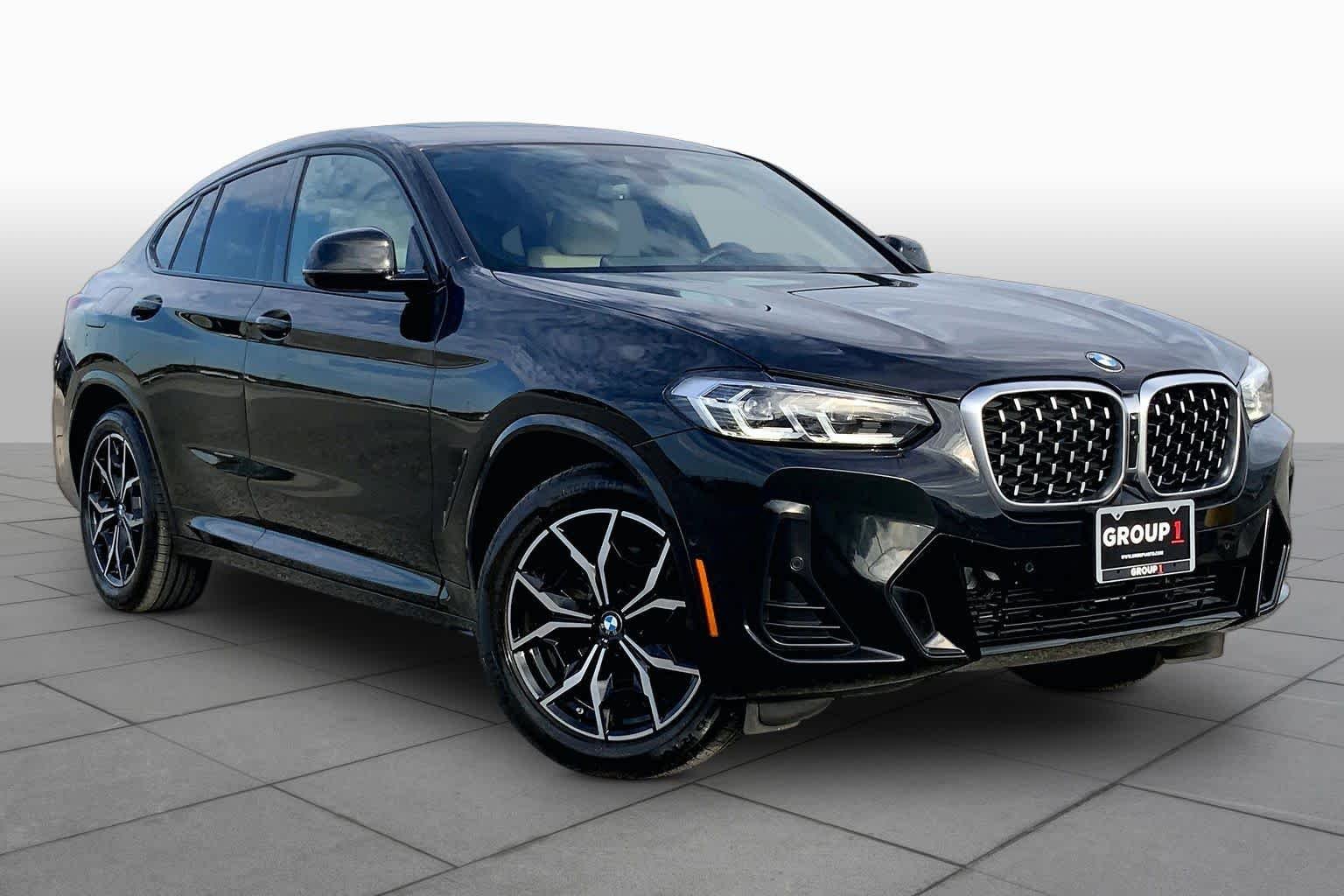 Used 2022 Black Sapphire Metallic BMW xDrive30i image 3