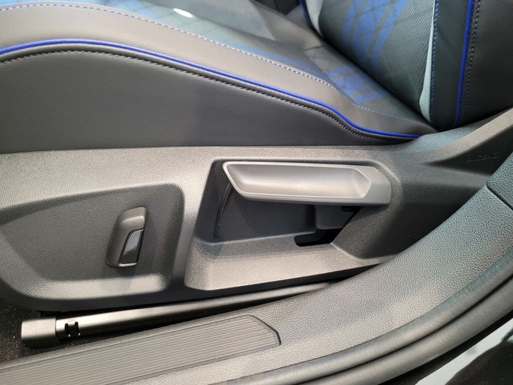 2025 Volkswagen Golf R R - Photo 12