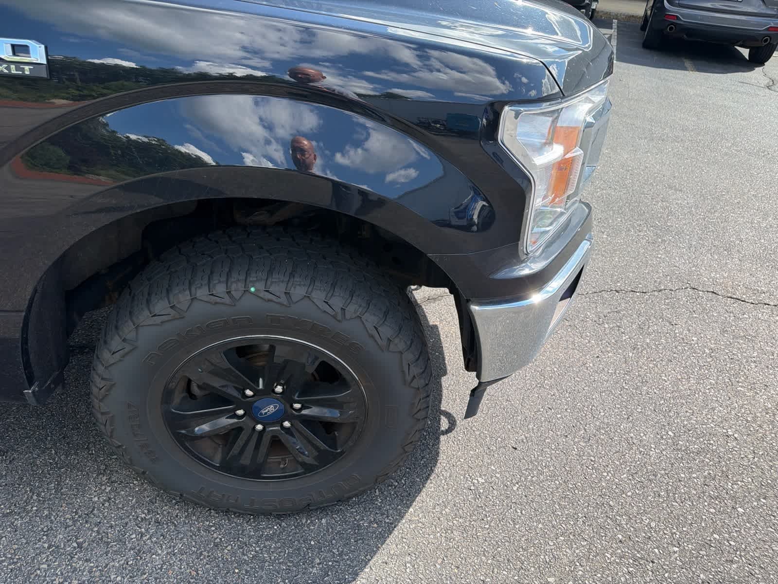 Used 2020 Agate Black Metallic Ford XLT image 11