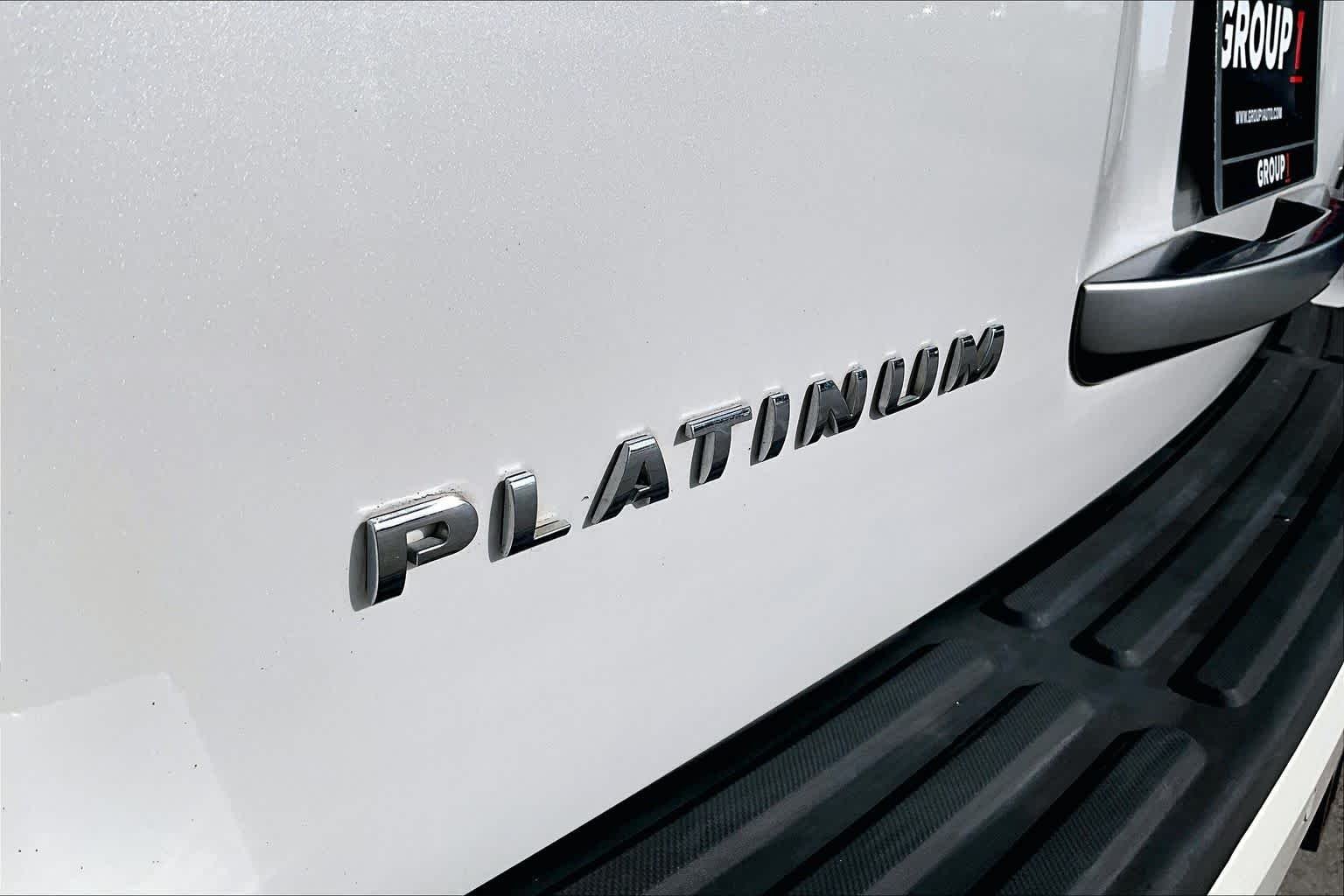 Used 2016 White Platinum Metallic Tri-Coat Ford Platinum image 10