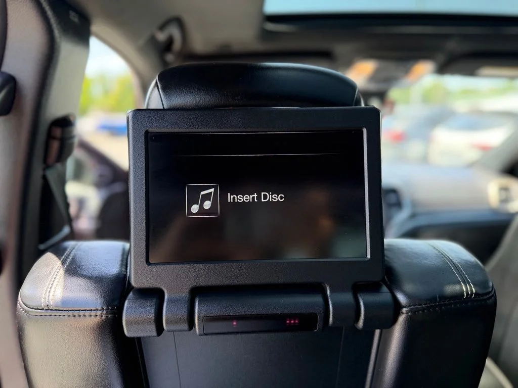 Used 2017 Red Jeep Limited image 9