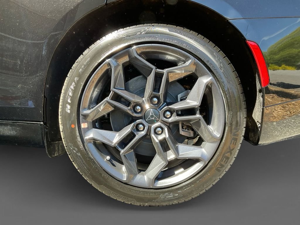 New 2026 Diamond Black Crystal Pearlcoat Dodge R/T image 8