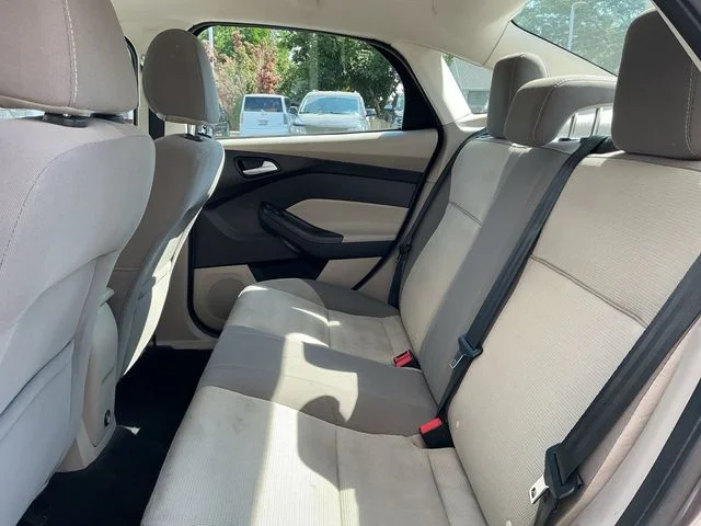 Used 2014 Gray Ford SE image 14