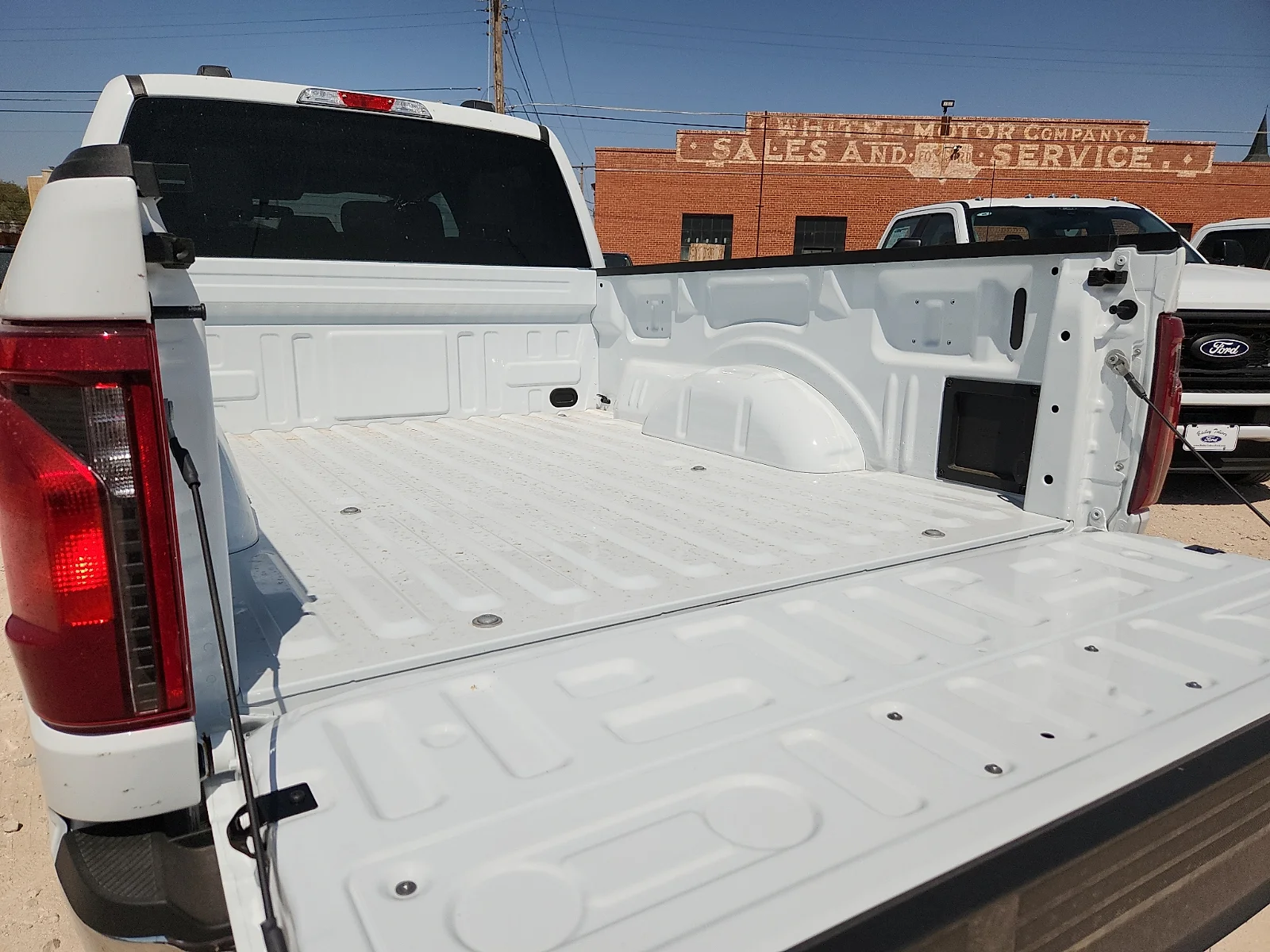 New 2026 Oxford White Ford XL image 11