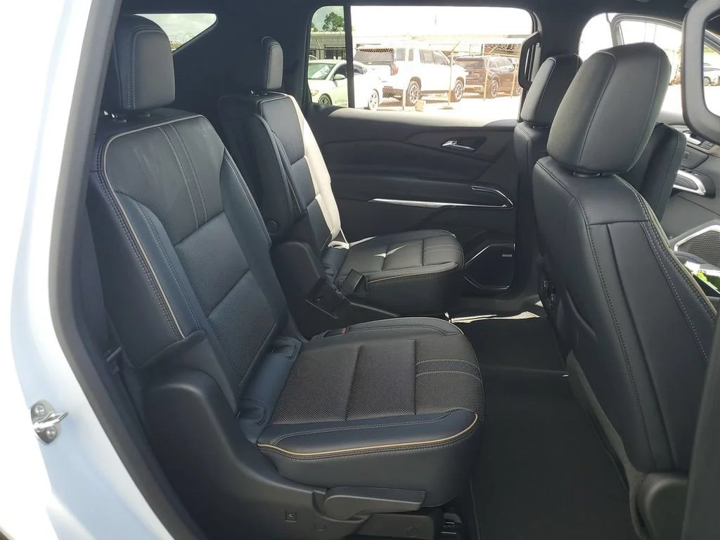 New 2026 Polar White Tricoat Chevrolet High Country image 33