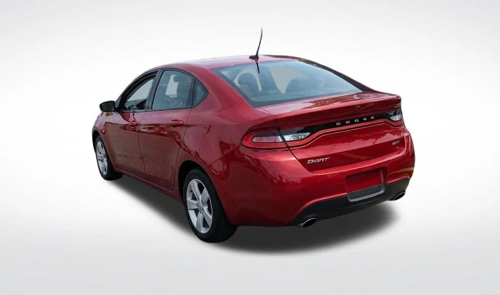 Used 2015 Red Dodge SXT image 3