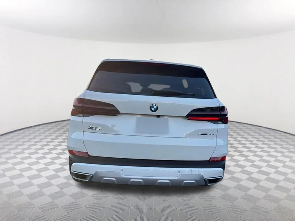 New 2026 White BMW sDrive40i image 6