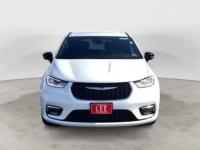 New 2026 Bright White Clearcoat Chrysler SELECT AWD image 9
