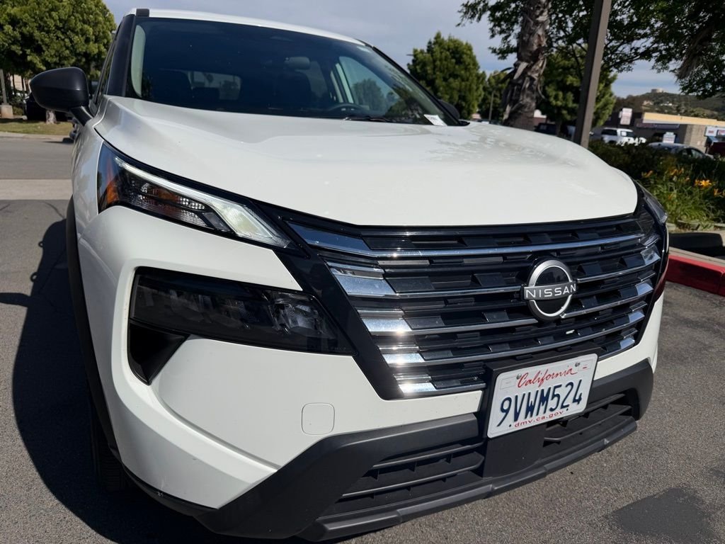 Used 2025 White Nissan S image 1