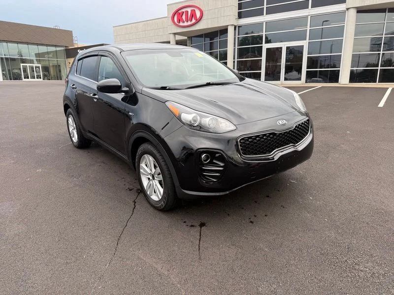 Used 2017 Red Kia LX image 4