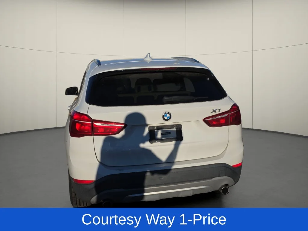 Used 2017 White BMW sDrive28i image 8