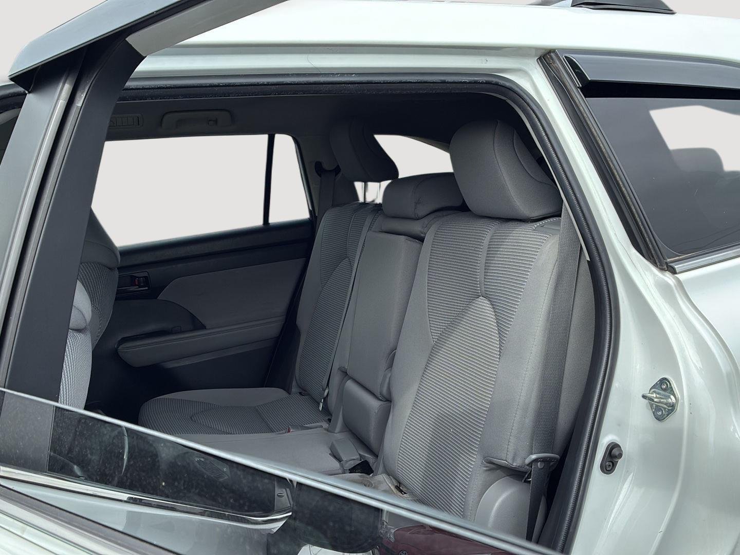 Used 2023 Wind Chill Pearl Toyota LE image 4
