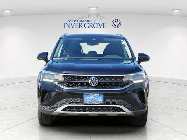 Used 2024 Volkswagen Taos SE with VIN 3VVUX7B27RM059854 for sale in Inver Grove Heights, Minnesota