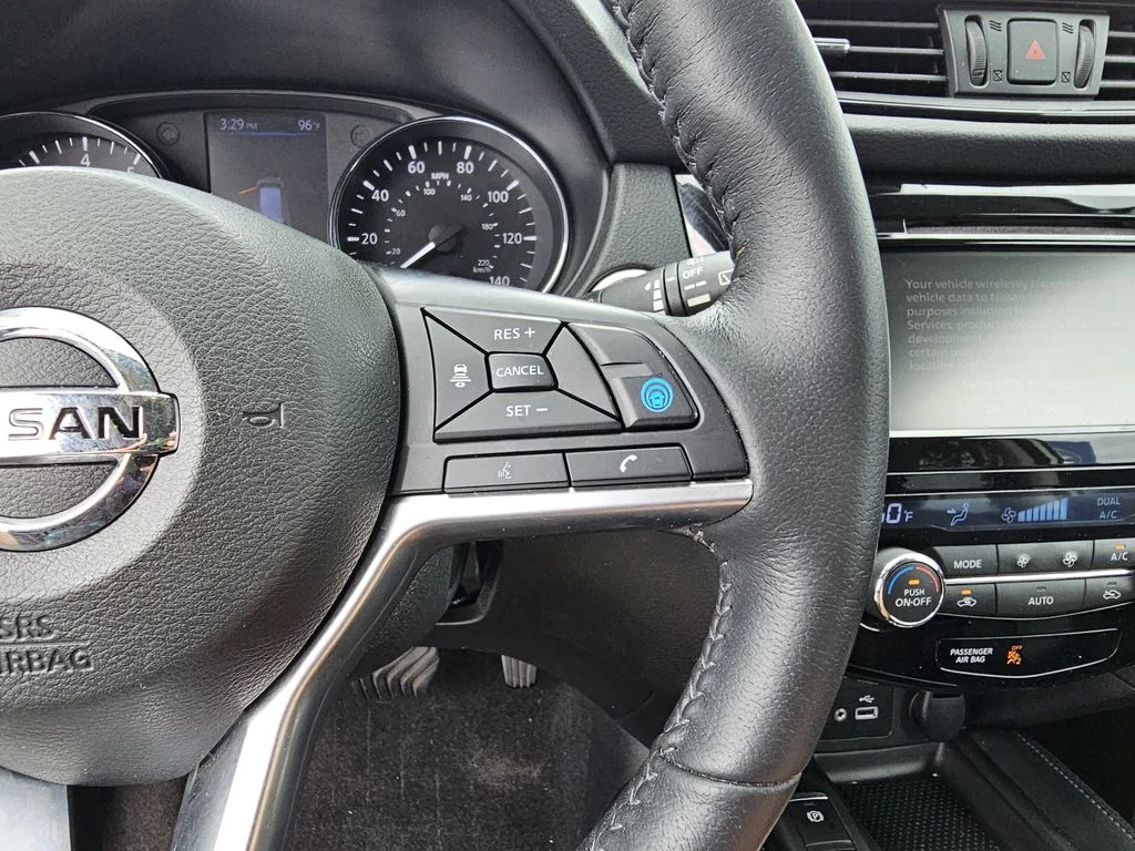 Used 2020 White Nissan SL image 27