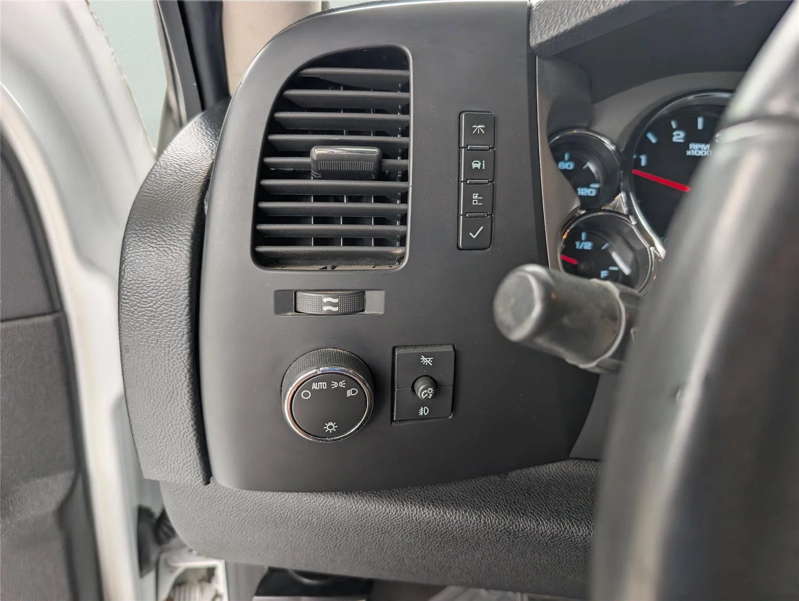 Used 2007 Summit White GMC SLE2 image 24