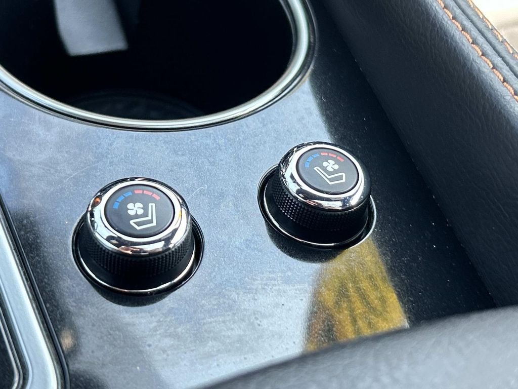 Used 2022 Black Nissan SR image 28