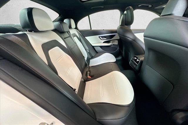 New 2026 MANUFAKTUR Moonlight White Magno Mercedes-Benz AMG® E 53 E image 54