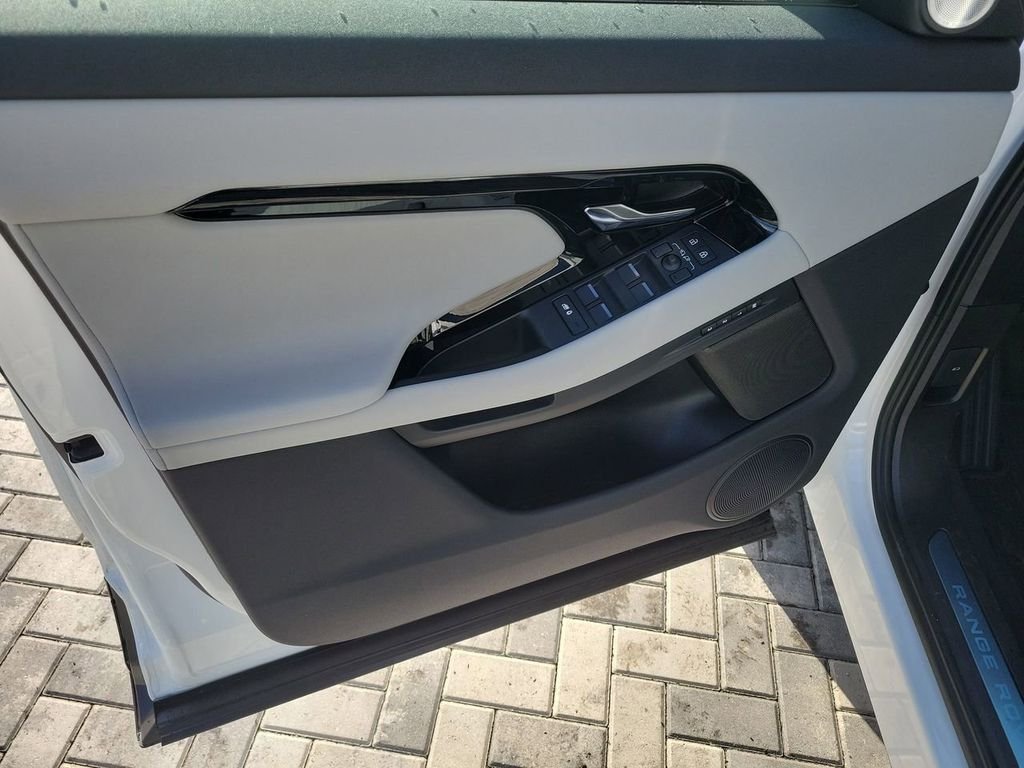 2026 Land Rover Range Rover Evoque Dynamic SE - Photo 23