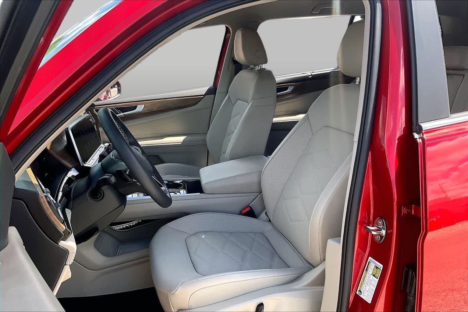 Used 2024 Aurora Red Metallic Volkswagen 2.0T SE w/Technology image 8