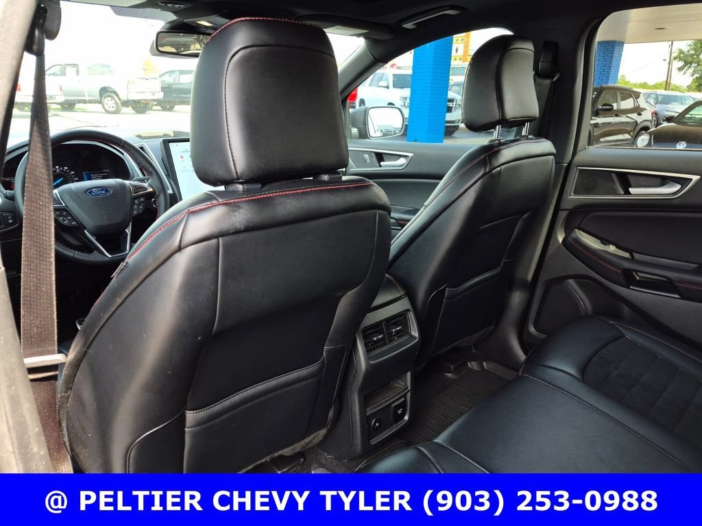 Used 2023  Ford SEL image 32