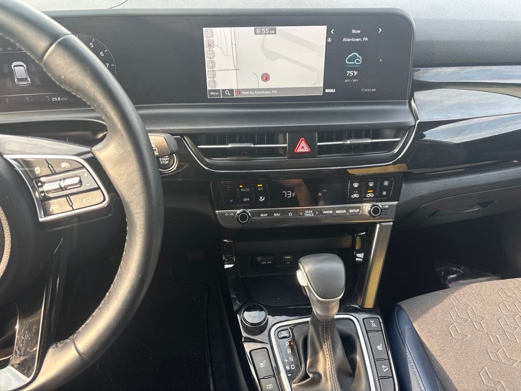 Used 2024 White Kia S image 10