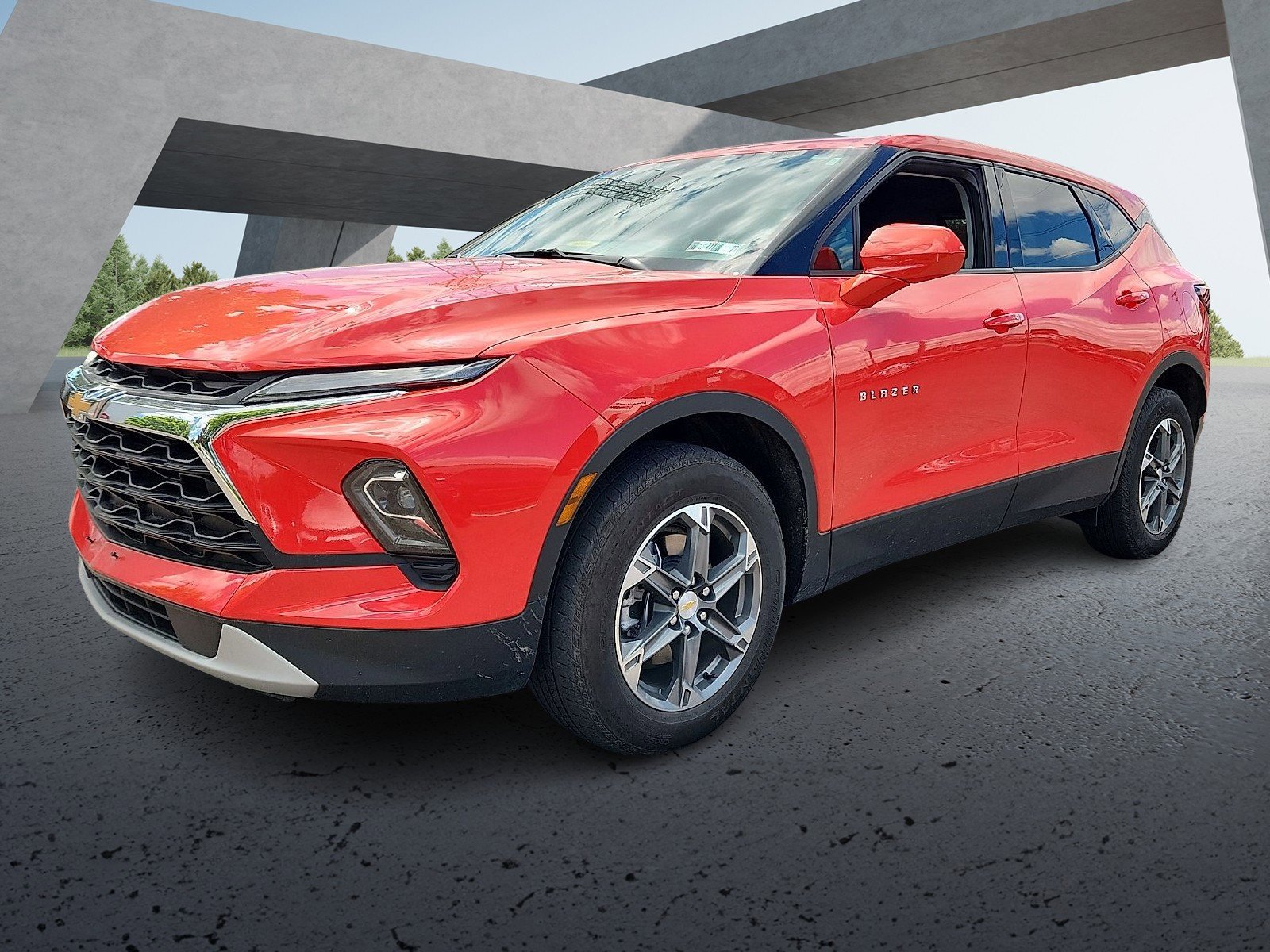 Used 2025 Habanero Orange Chevrolet LT image 2