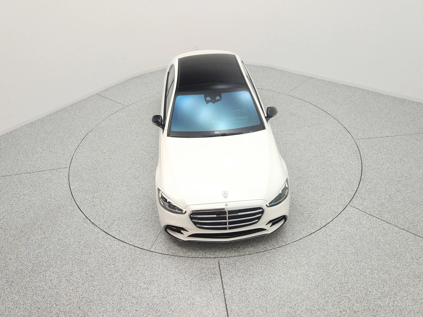 Certified Used 2023 MANUFAKTUR Diamond White Mercedes-Benz S 580 4MATIC® Sedan image 10