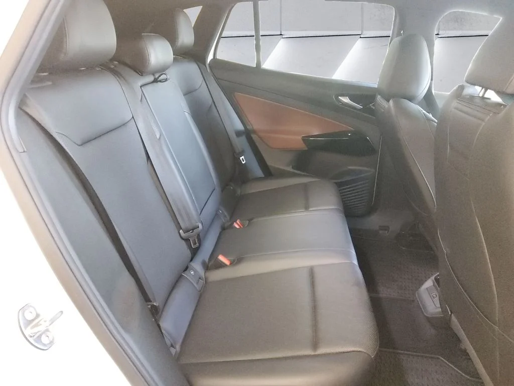 Used 2021  Volkswagen Pro S image 16