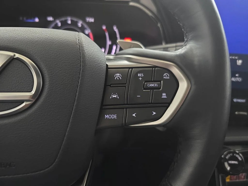 Used 2024 White Lexus 350 Premium image 18