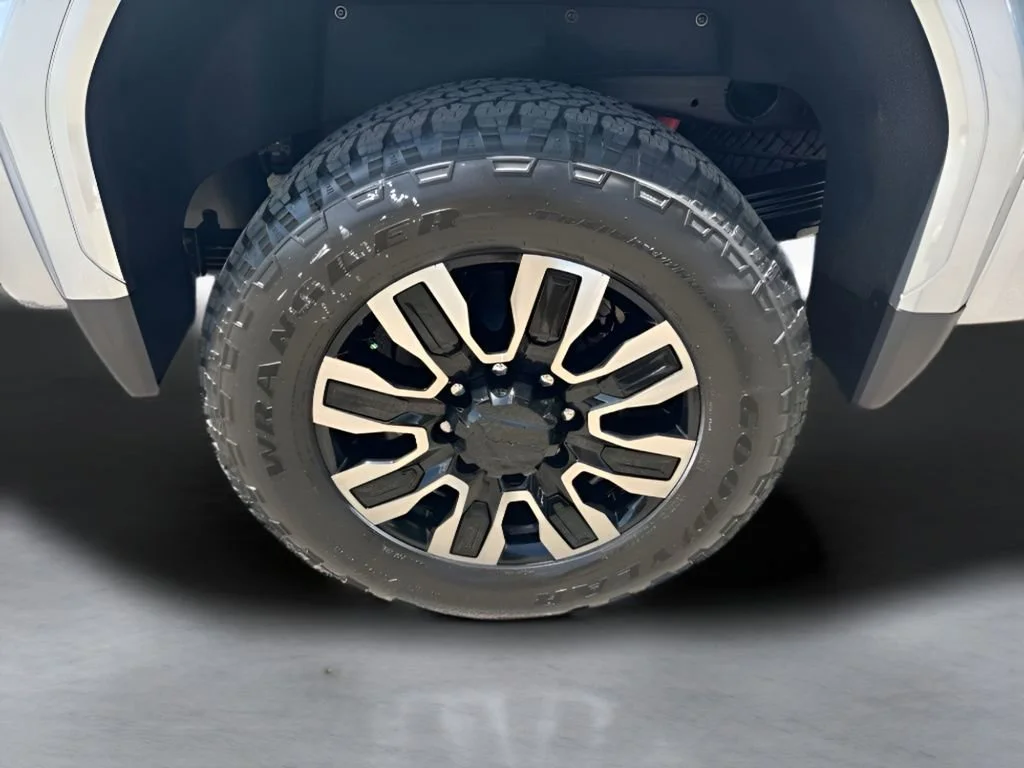 New 2026 Sterling Metallic GMC Denali Ultimate image 38