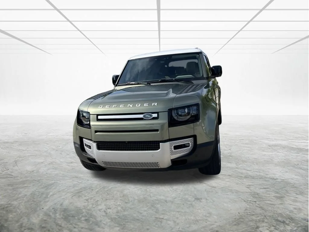 Used 2024 Green Land Rover S image 2