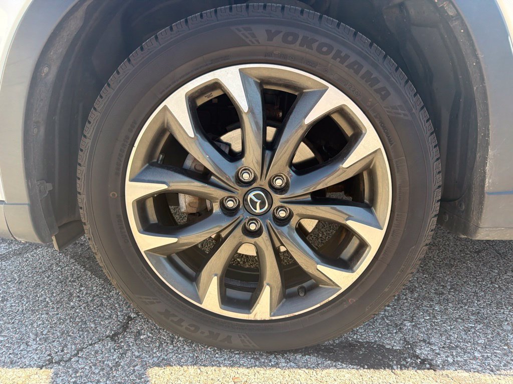 Used 2016 White Mazda Grand Touring image 9